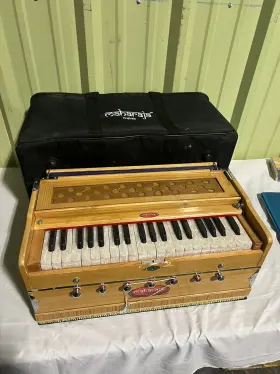 Aml2311-3 Amiluv Collections Maharaja Harmonium Musicals Wooden Portable Folding
