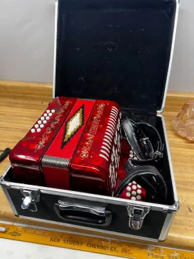 Ac3112g-rd Baronelli Full Size 31 Button 12 Bass Accordion Gcf With Straps Case Red
