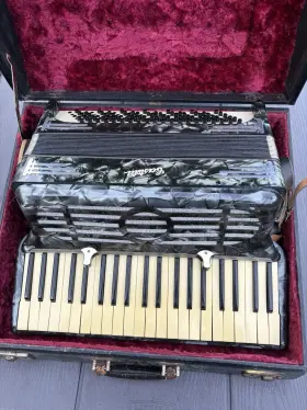 Castelli B12187 Vintage Italy Piano Accordion With Case