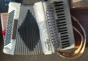 347.l Elletra Used Piano Accordions