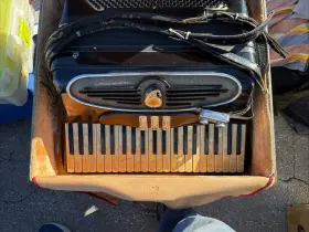 8786 Giulietti Vintage Camerini Deluxe Piano Bass Accordion Model S32 - Italy
