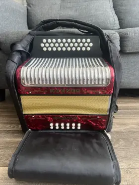 Hohner 825232541721 Corona Iii Besas Diatonic Accordion Red With Black Bag Straps