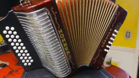 Hohner 842659103615 Corona Iii Diatonic Accordion - Mint Condition Gcf With Hard Case