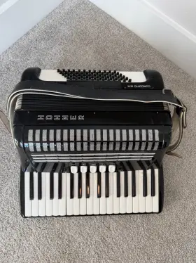 Hohner Br72b-n Concerto Iii N Piano Accordion Black