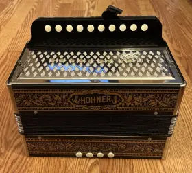 Viennag1rgb Hohner Vienna 1-row 4-bass 10-treble Button Inch G Diatonic Accordion Germany 1950s