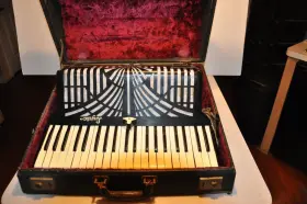 A01507 Lyric 812574 Vintage Model # Piano Accordion Black With Case