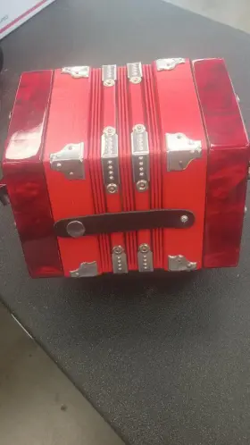 P22008333 Mirage C7001 Red Accordion