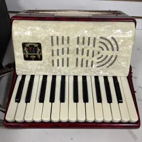 304836 Noble Nobility Brilliant Red Pearl Accordion Made In Germany With Hard Case Book