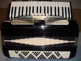 8211 Noble Vintage Nobility Piano Accordion With Electronic Pickup - Nice Condition