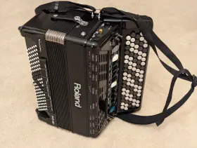 Fr-3x Roland Button Accordion Rare To Find