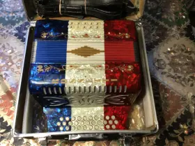 Rossetti 825232582625 31 Button Accordion 12 Bass And Blue White Red With Case