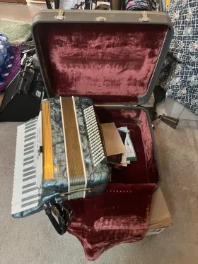 M603 Scandalli Accordion Made In Italy With Case M603/70