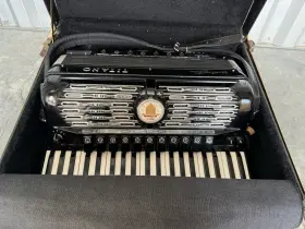47887 Titano Palmer Converter Virtuoso Custom Built Accordion