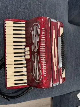 Universal 12024-41 Vintage 2431 Accordion Made In Italy 41 Key / 120 Bass