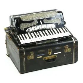 45115 Universal 50s Vintage Electric Piano Accordion Handmade Twin Riveted Reed