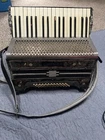Hohner BR48R Piano Accordion Used. Price: $250.00.