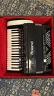 Accordion Roland FR3X Used. Price: $2350.00.