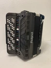 Roland FR5B Accordion (read) Used. Price: $1975.00.